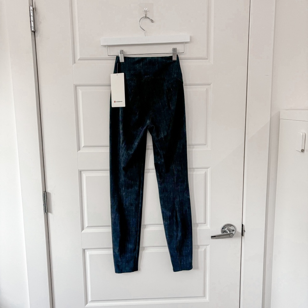 NEW Lululemon Here to There High-Rise 7/8 Pant - Picture 3 of 6